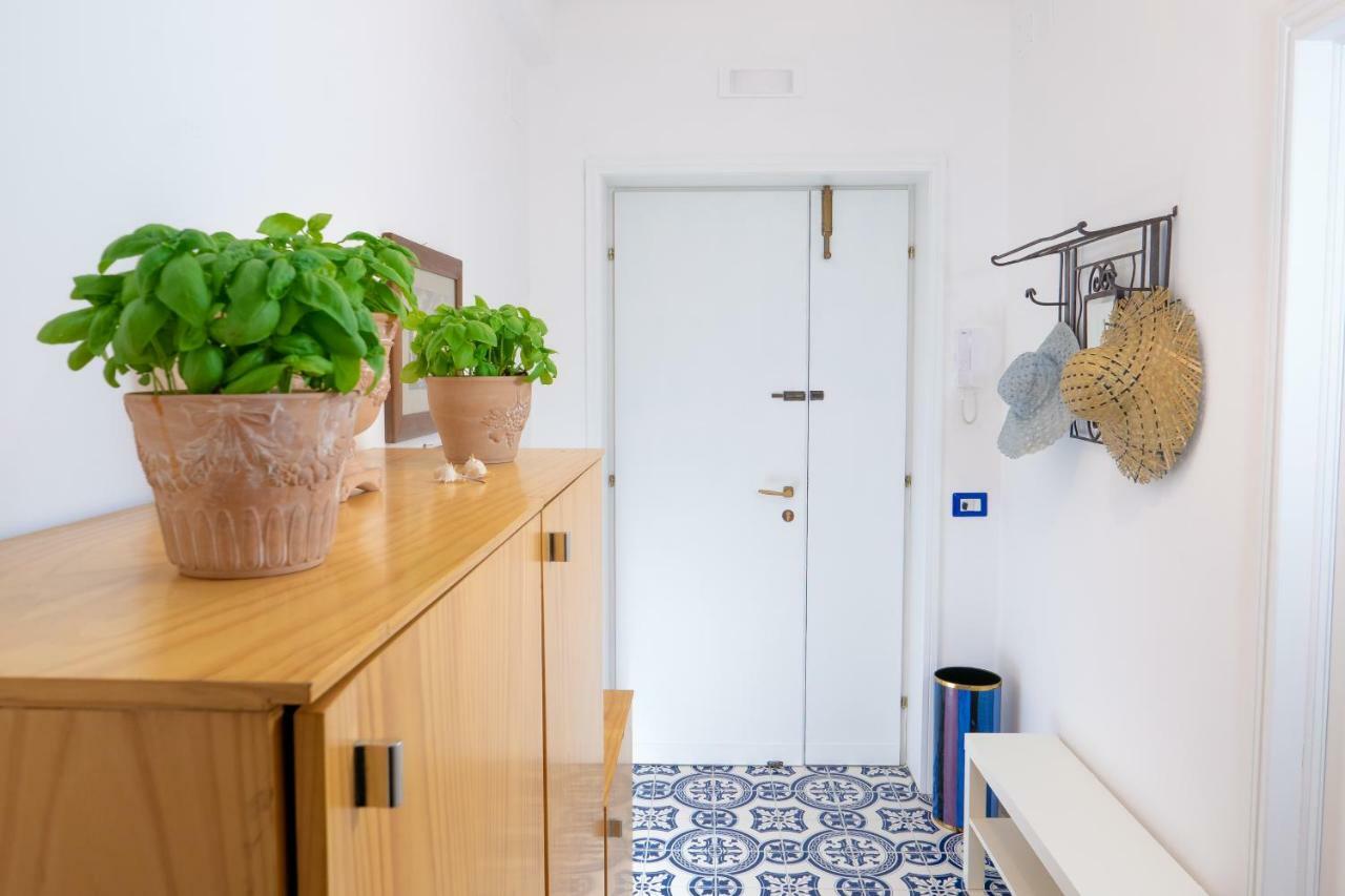 La Casetta Linda - New 2 Bedroom Apt In Sorrento With Seaview Terrace Exterior foto